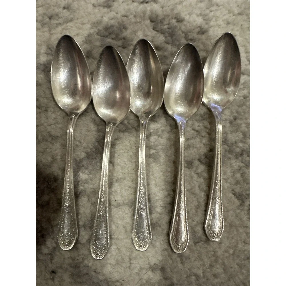 5 Hampton Court Community Plate 1926 Flatware Silverplate Wreath ONEIDA 6